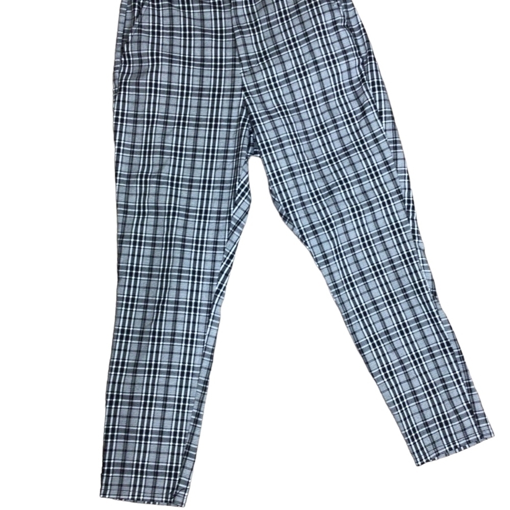 Hot topic Grey Plaid Pants size medium EUC